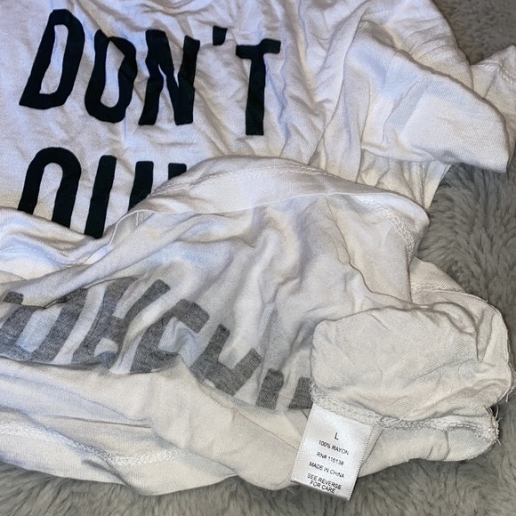 Graphic T-Shirt - Picture 6 of 7